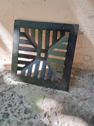 Ralo pequeno de ferro fundido 