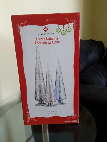 Árvore de Natal Decorativa com LED - 3 Peças (Nova)