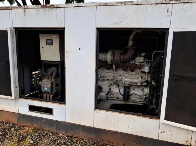 Grupo gerador 450 KVA/400 kva cabinado 
