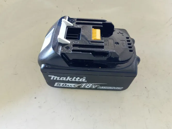 Bateria de parafusadeira Makita 18 volts .5.0 ah