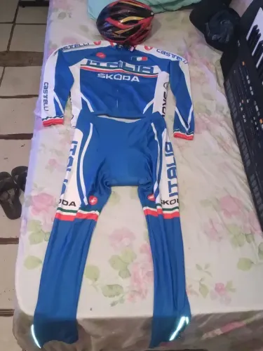 Conjunto Ciclismo Castelli - Tamanho c/ capacete
