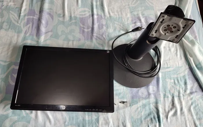 Monitor de 19 com defeito