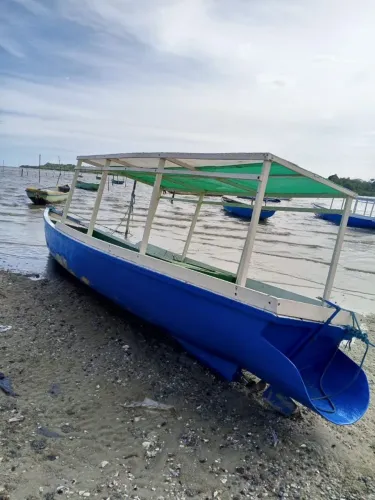 Valor 12.000 embarcacao 7 m x 1m e 40 cm