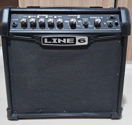 Amplificador Line 6 Spider IV 15 watts