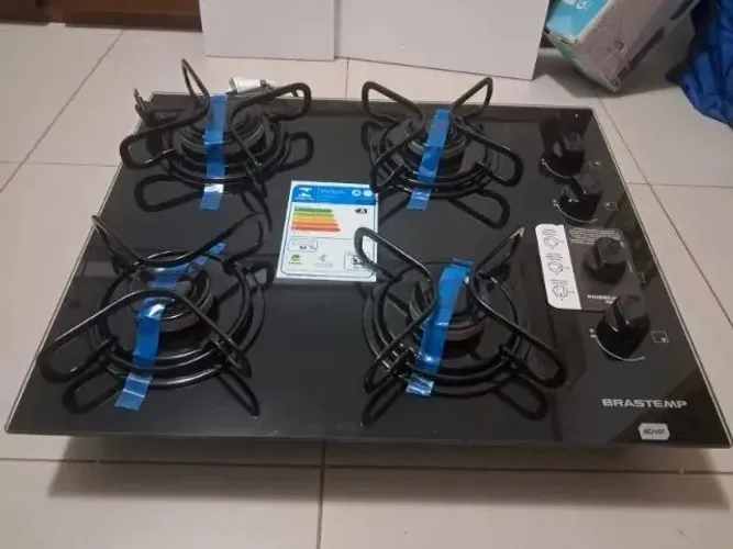 Cooktop Brastemp original, NOVO , com 4 bocas, design moderno e mesa de vidro 