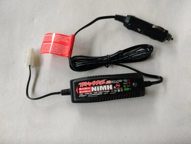 Carregador Traxxas para baterias NiMH. Novo. Original