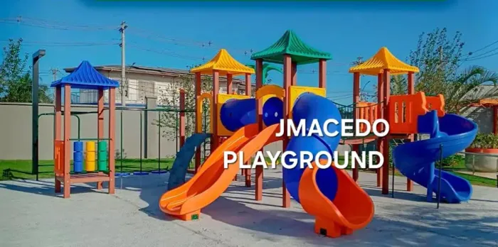 Playground em plástico/ parquinho