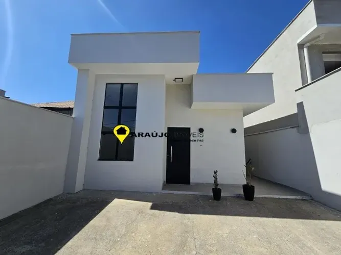 Casa a venda no Ipiranga II em Resende RJ ( 3 quartos - amplo quintal) R$ 640 mil