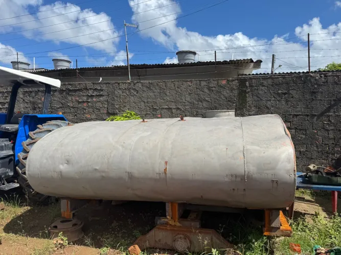 Vende-se Tanque de Inox de 6.000L
