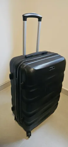 Mala de viagem preta com rodinhas