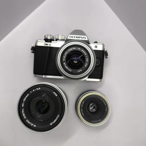 Câmera Olympus OM-D E-M10 Mark ll com lentes 