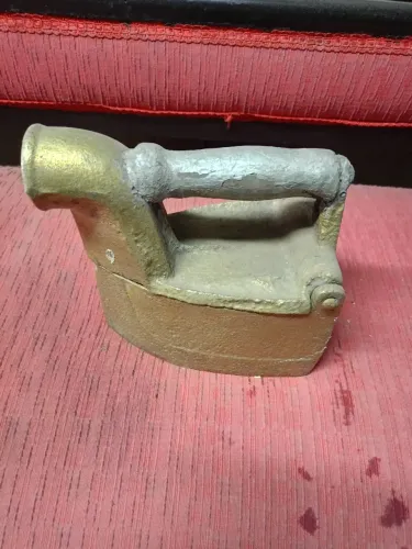 Ferro a brasa antigo