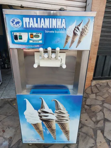 Máquina italianinha ano 2015 220 voltes monofasico 