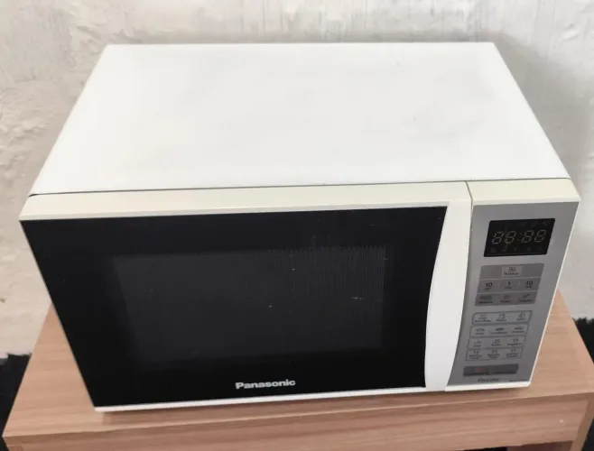 Micro-ondas Panasonic - 25 Litros - Branco (Garantia de 06 meses e entrega grátis)