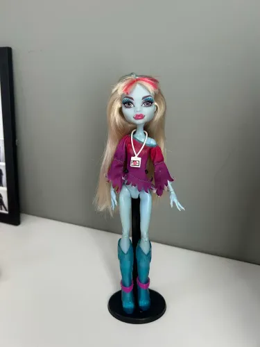 Boneca Abbey Monster High