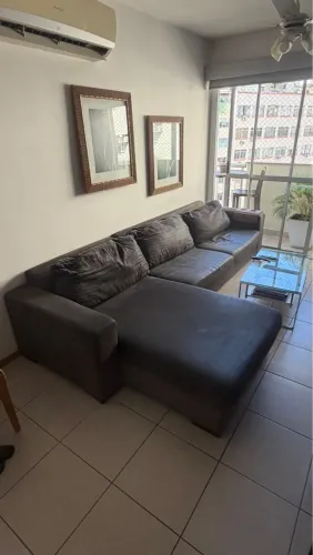 Sofá com chaise 4 lugares