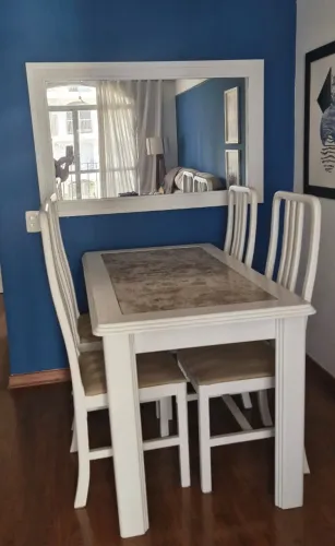Conjunto de Mesa de Jantar com 4 cadeiras e Espelho de parede