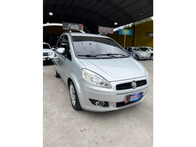Fiat Idea Essence 1.6 Flex 16V 5P 2012
