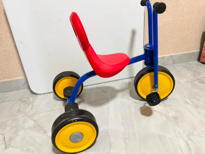 Triciclo infantil