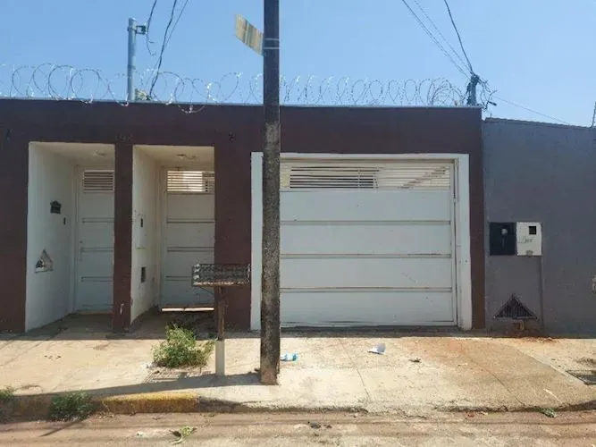 Casa no "Condomínio Residencial Ariane" - Jardim Canaã I - Uberlândia/MG