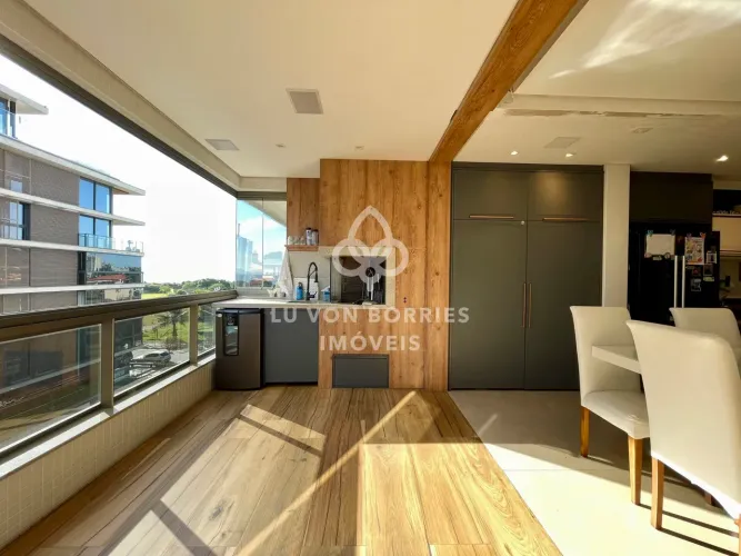 Apartamento à venda no bairro Jurerê - Florianópolis/SC