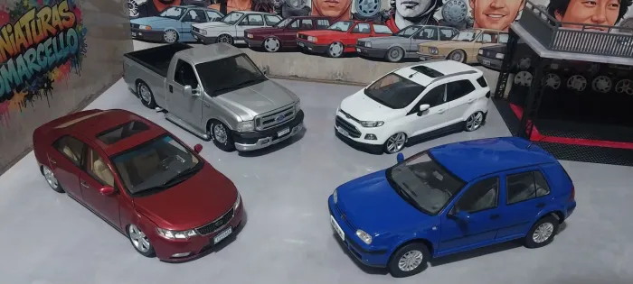 Miniaturas variadas 1/18 (Ler anuncio)