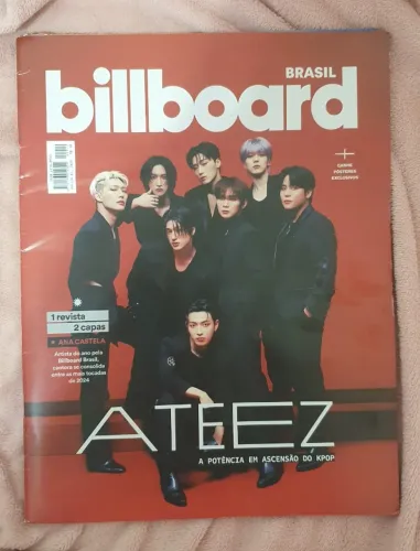 Revista billboard ATEEZ aberta