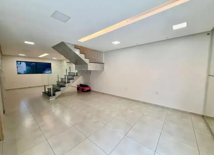 Casa à Venda no condomínio Ville França
