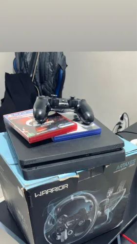 PS4 Pro 1TB +2 jogos e +1 Volante