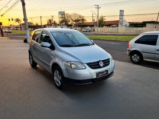 Volkswagen Fox 1.0 MI Total Flex 8V 5P 2010