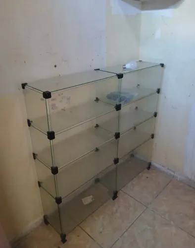 Estante de vidro 270 reais aceita negociação