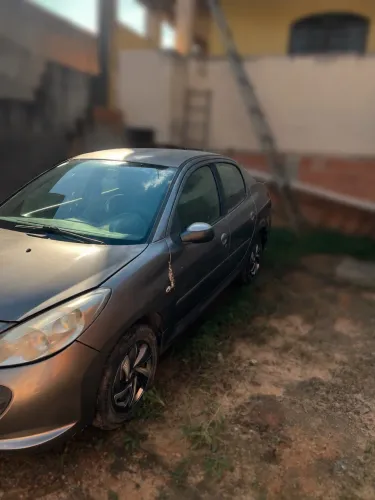 Peugeot 207 Sedan Passion XR 1.4 Flex 8V 4P 2011