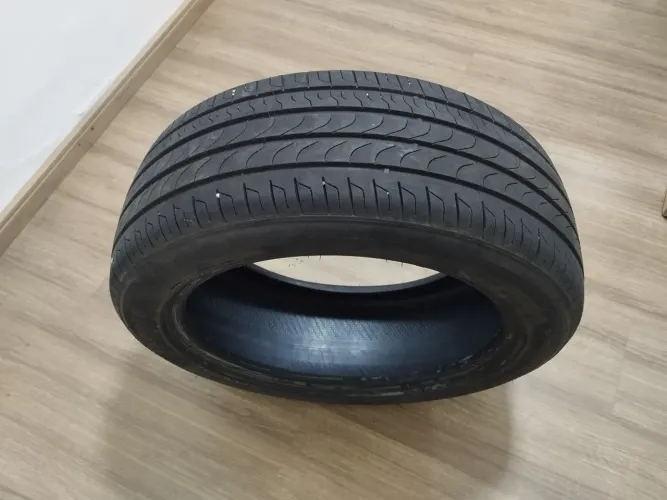 Pneu Delinte 215/45/18