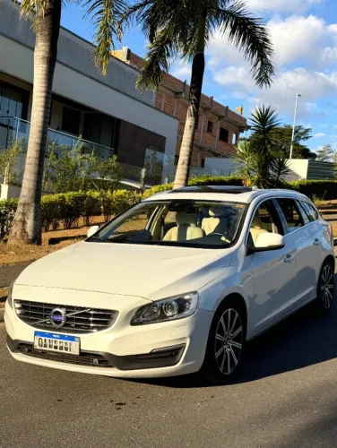 Volvo V60 T-4 Momentum 2.0 190cv 5P 2018