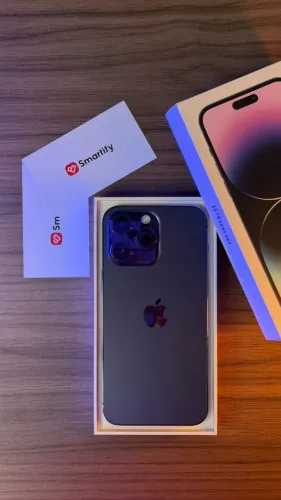 iPhone 14 Pro Max na deslumbrante cor roxa, com generosos 256GB de armazenamento | Confira