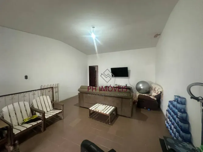 Casa Duplex com 5 dormitórios sendo 4 suítes no Bairro do Farol - 150m²