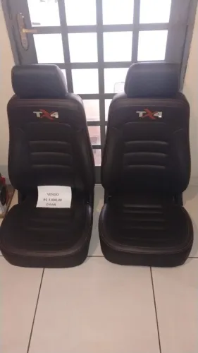 Bancos dianteiros troller 2021
