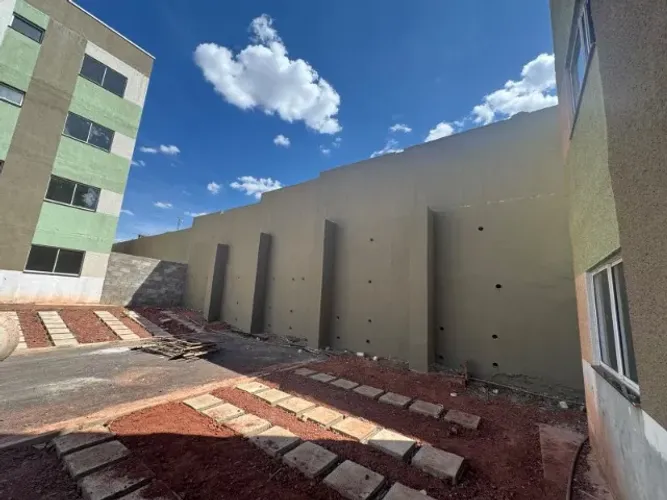 Empreita para Pintura e Serviços de Pedreiro.