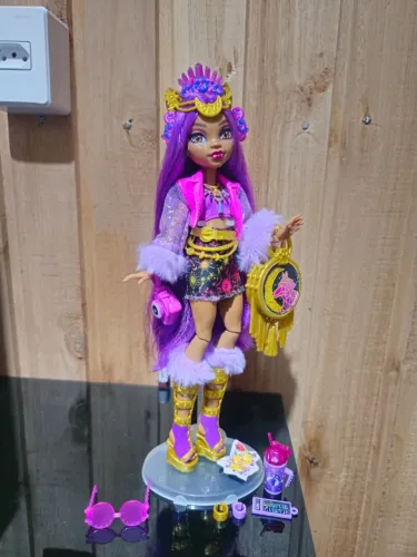 Clawdeen monster fest