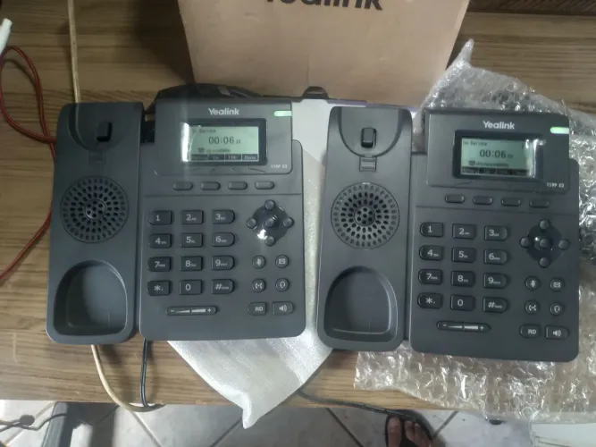 Venda de dois telefones IP Phone sip-t19p e2
