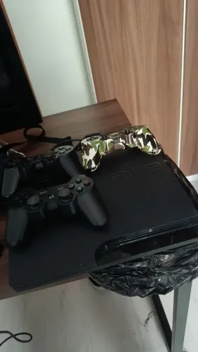 Ps3 slim desbloqueado Hen, só funciona entrada AV(4 controles 3 funcionando)