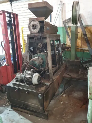 Maquina Sopradora De Plástico Rusa No Estado