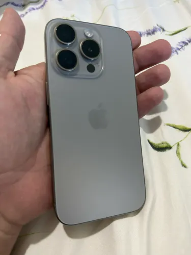 iPhone 15 pro 128gb natural