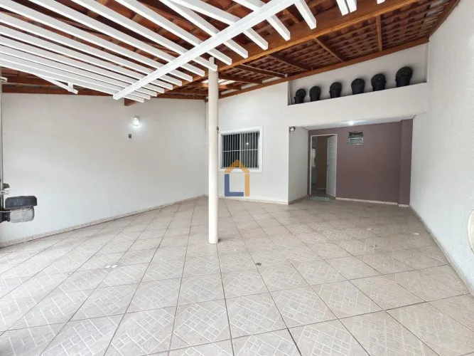 Sobrado com Suíte e Banheira à Venda no Ganchinho