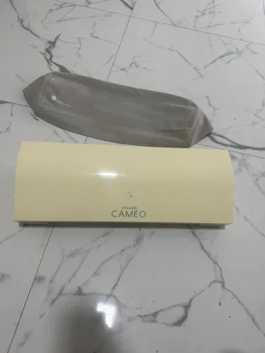 Vendo Silhouette cameo 3 em perfeito estado