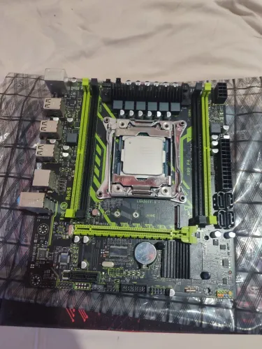 Kit xeon placa x99, xeon E2650V4, duas memórias ram klisles 8GB cada.