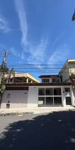 ALUGA-SE CASA DUPLEX - COM 3 QUARTOS - GARAGEM PARA 4 CARROS - CAMPO GRANDE | CARIACICA