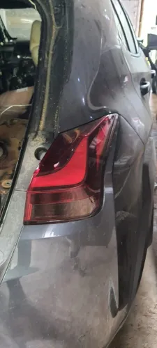 Lanterna traseira Lexus UX 250h lado direito passageiro
