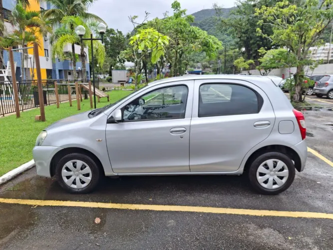 Toyota Etios X 1.3 Flex 16V 5P Mec. 2016