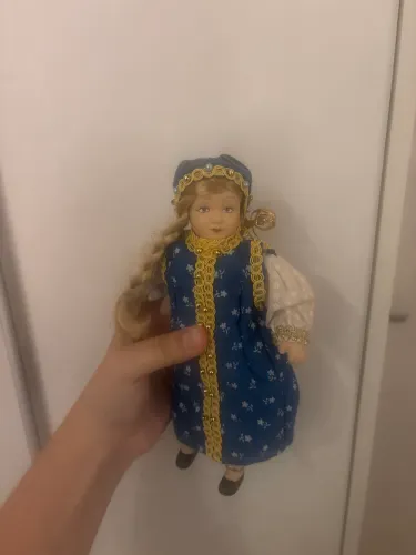 Boneca de Porcelana pequena Rússia 